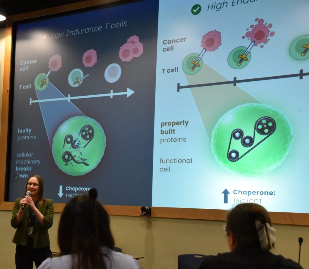 Katherine Cruz presenting her 3MT