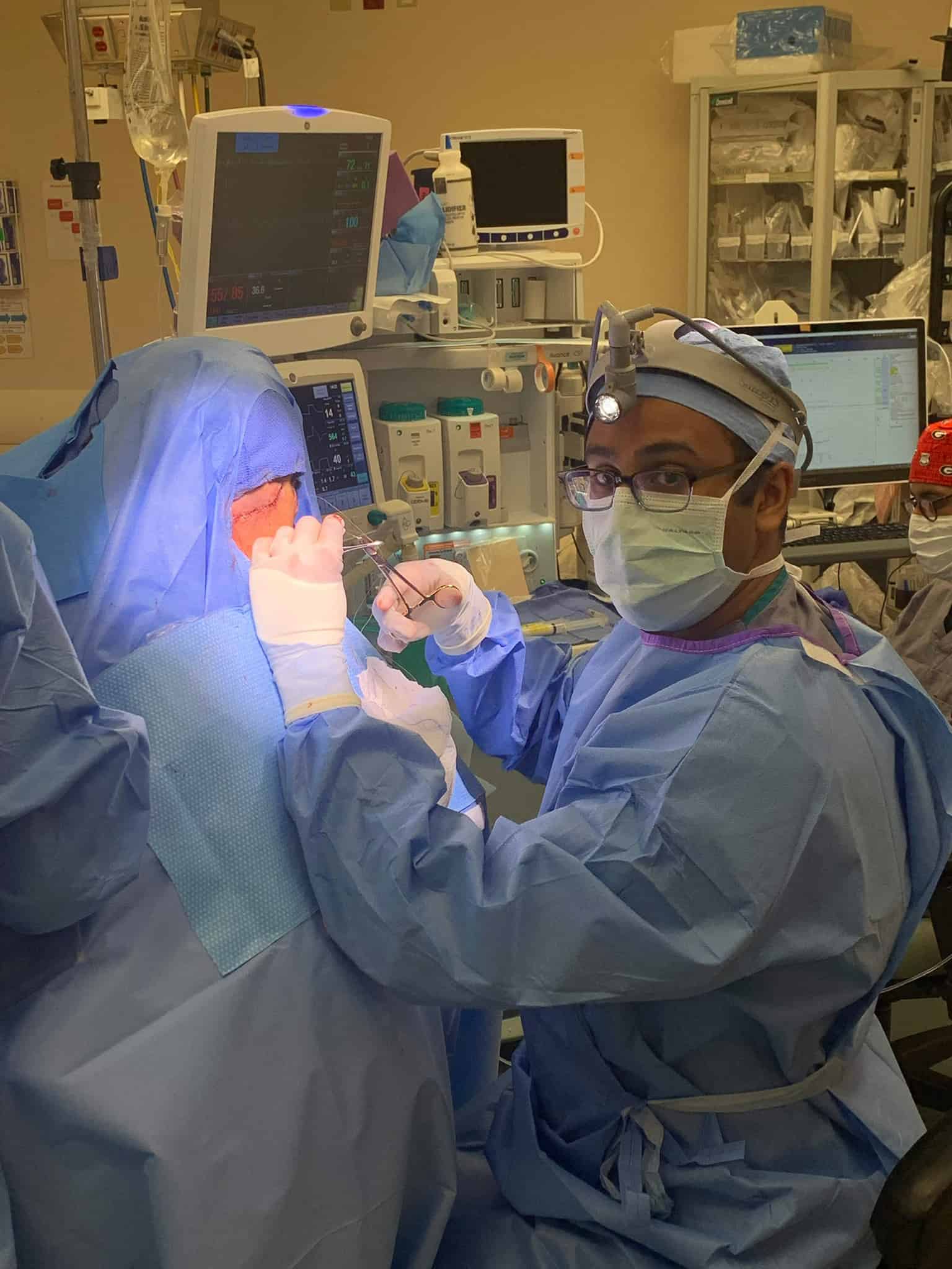 resident doing a procedure