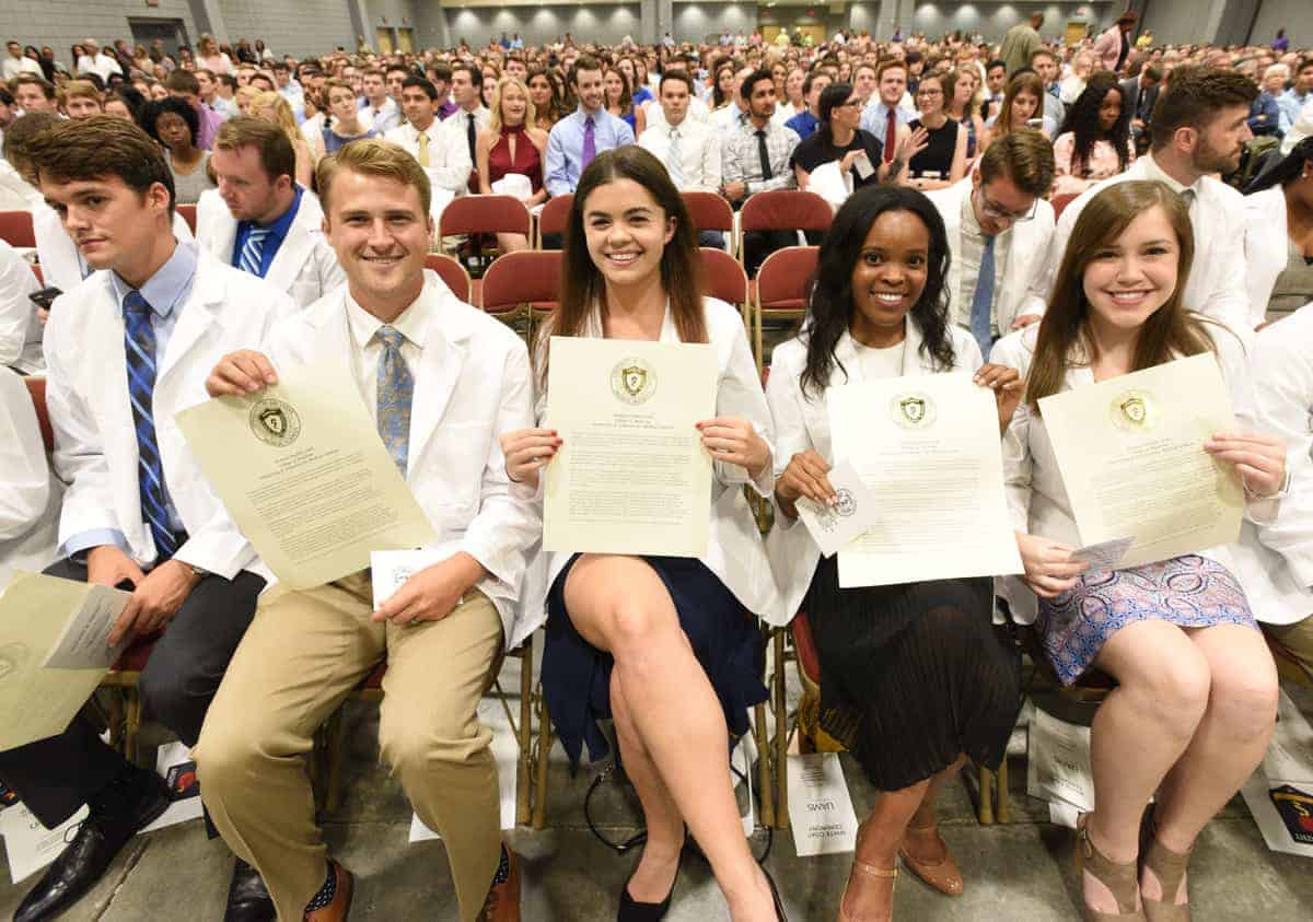 White Coats Mark Beginning Of Medical School Journey For College Of Medicine Class Of 2022 